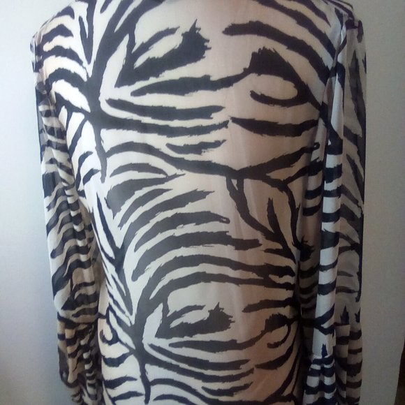 H & M Black and Tan Zebra Print Blouse. Size 10. - Picture 6 of 8